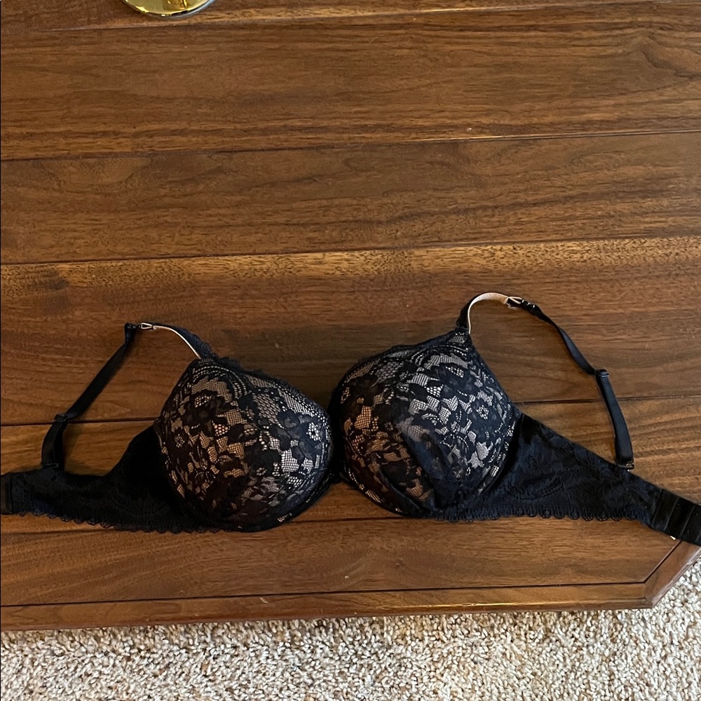 Victoria's Secret Black Lace Miraculous Plunge push up bra 34D